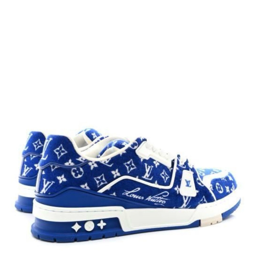 Louis Vuitton Jacquard Velvet
Monogram Trainer | Blue | LV8
(9M / 10.5W)